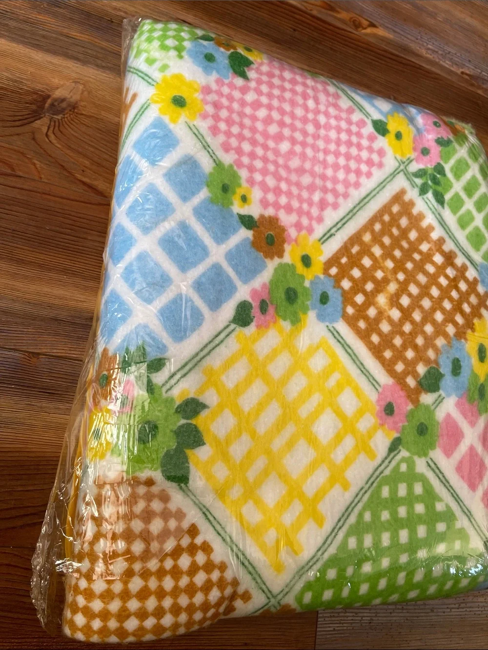 Vintage Cannon Blanket New Patchwork Floral Pattern 72 x 90 USA Remembrance